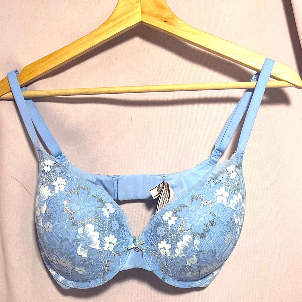 Victorias Secret push up padded. Size 34 DD